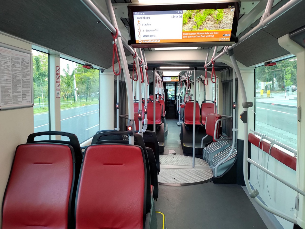Линц, Van Hool Exqui.City 24 № 239