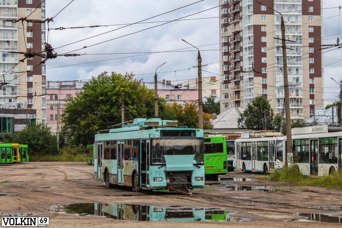 Тверь, Тролза-5275.05 «Оптима» № 28; Тверь, Тролза-5265.00 «Мегаполис» № 88; Тверь — "Последний путь" тверских троллейбусов