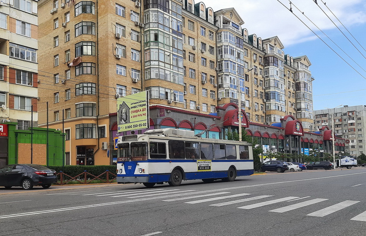 Махачкала, ЗиУ-682ГМ1 (с широкой передней дверью) № 252
