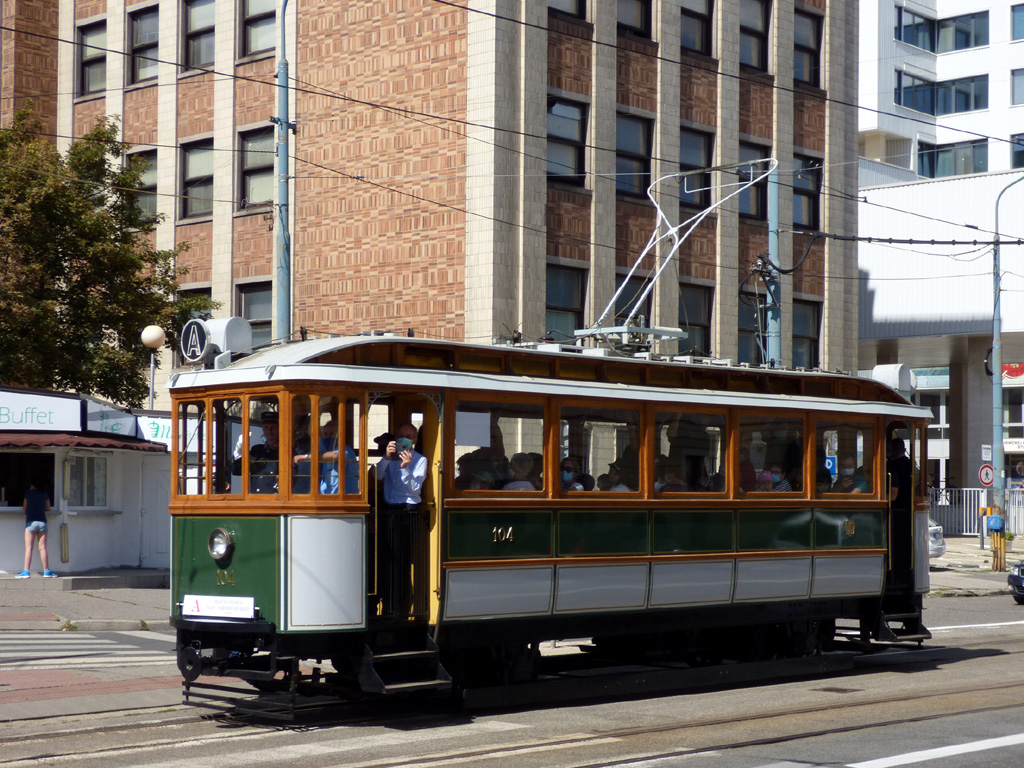 Bratislava, Ganz II. Typ I. Serie Triebwagen č. 104; Bratislava — 125 rokov MHD