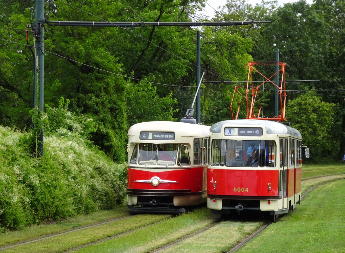 Prága, Tatra T2R — 6004; Prága — Photo trip "T2 tramways near Prague castle"