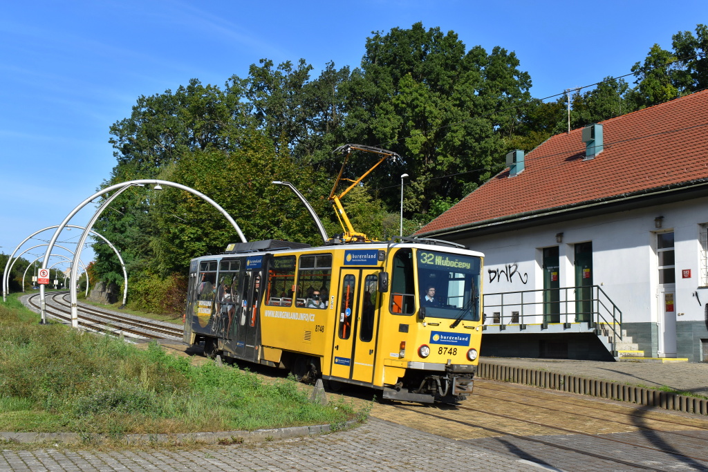 Прага, Tatra T6A5 № 8748