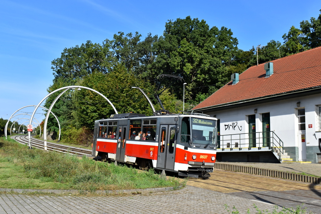 Прага, Tatra T6A5 № 8637