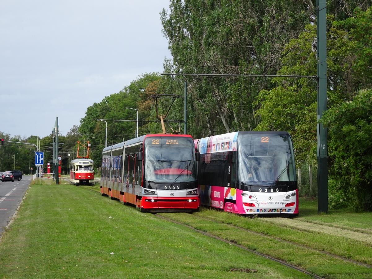 Прага, Škoda 15T3 ForCity Alfa Praha № 9303 Прага, Škoda 15T3 ForCity Alfa Praha № 9303