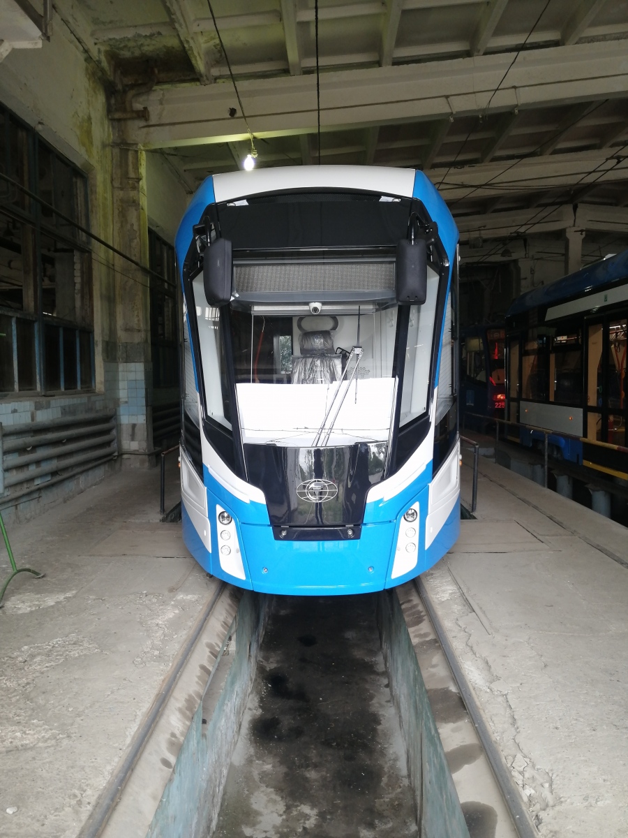 Ulyanovsk, 71-911EM “Lvyonok” č. 2303