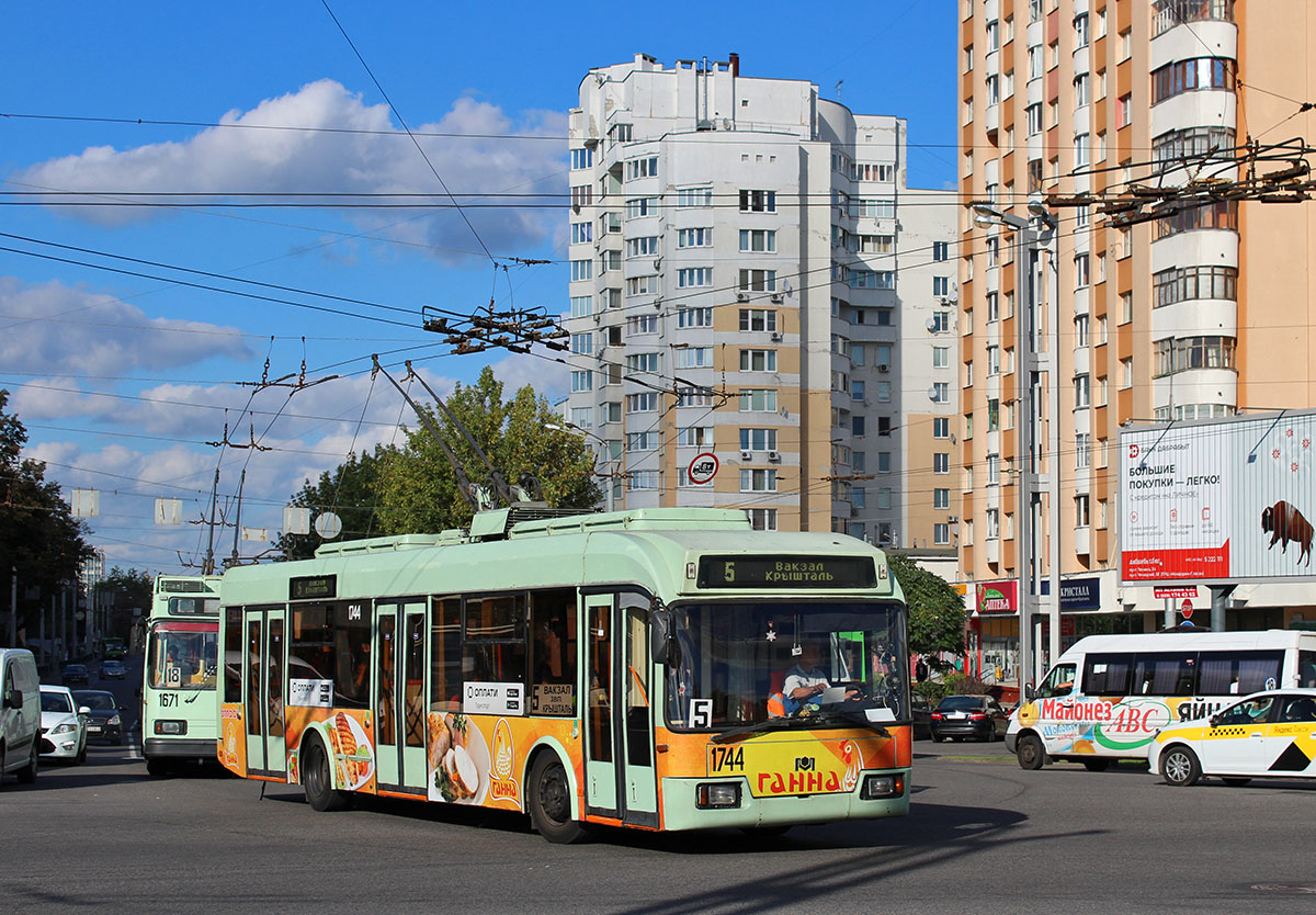 Гомель, БКМ 32102 № 1744