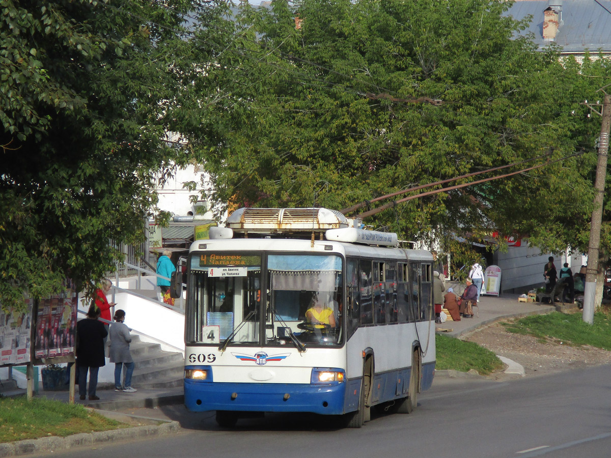 Kirov, BTZ-52768A N°. 609