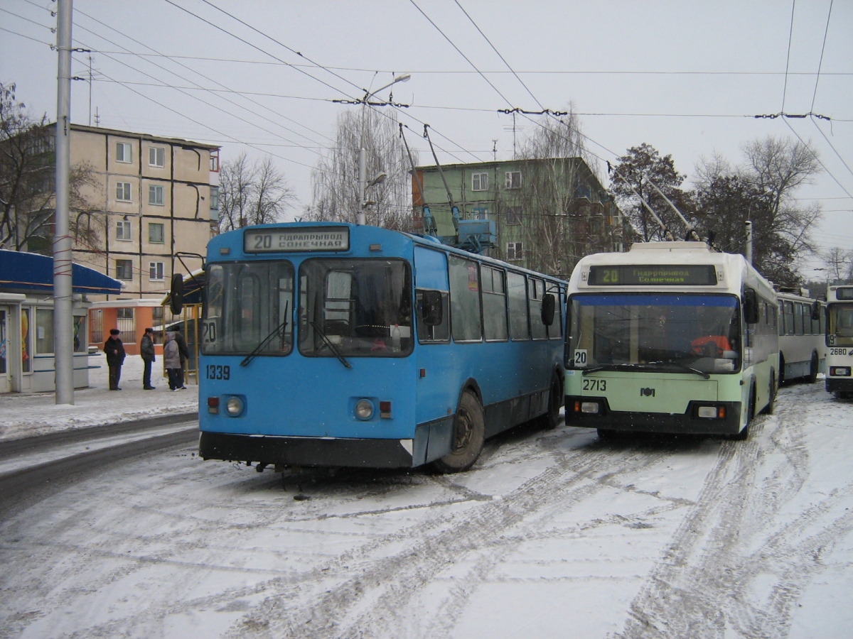 Gomel, ZiU-682 GOH BKM — 1339; Gomel, BKM 32102 — 2713