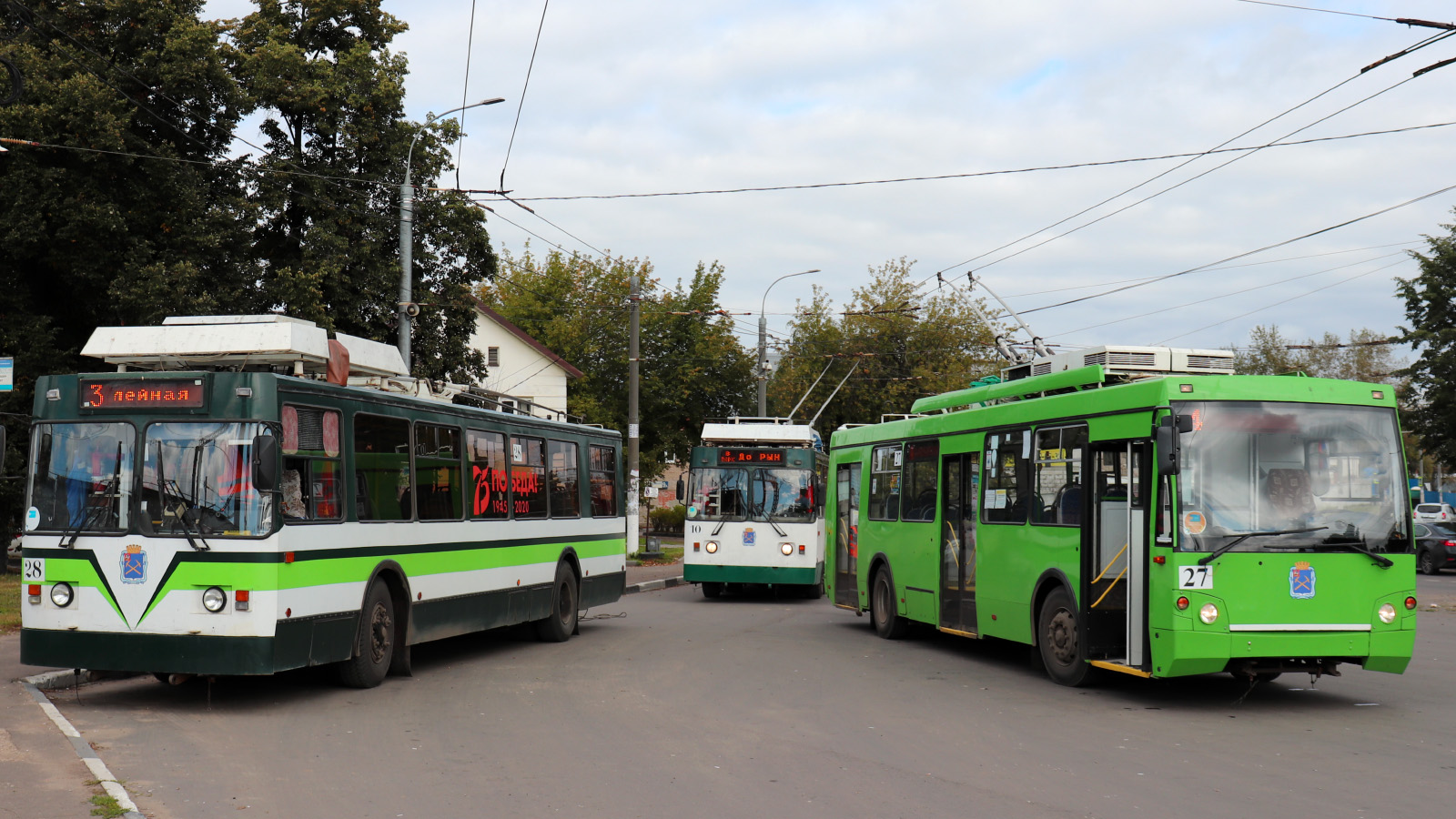 Подольск, ЗиУ-682 КР Иваново № 28; Подольск, Тролза-5264.05 «Слобода» № 27