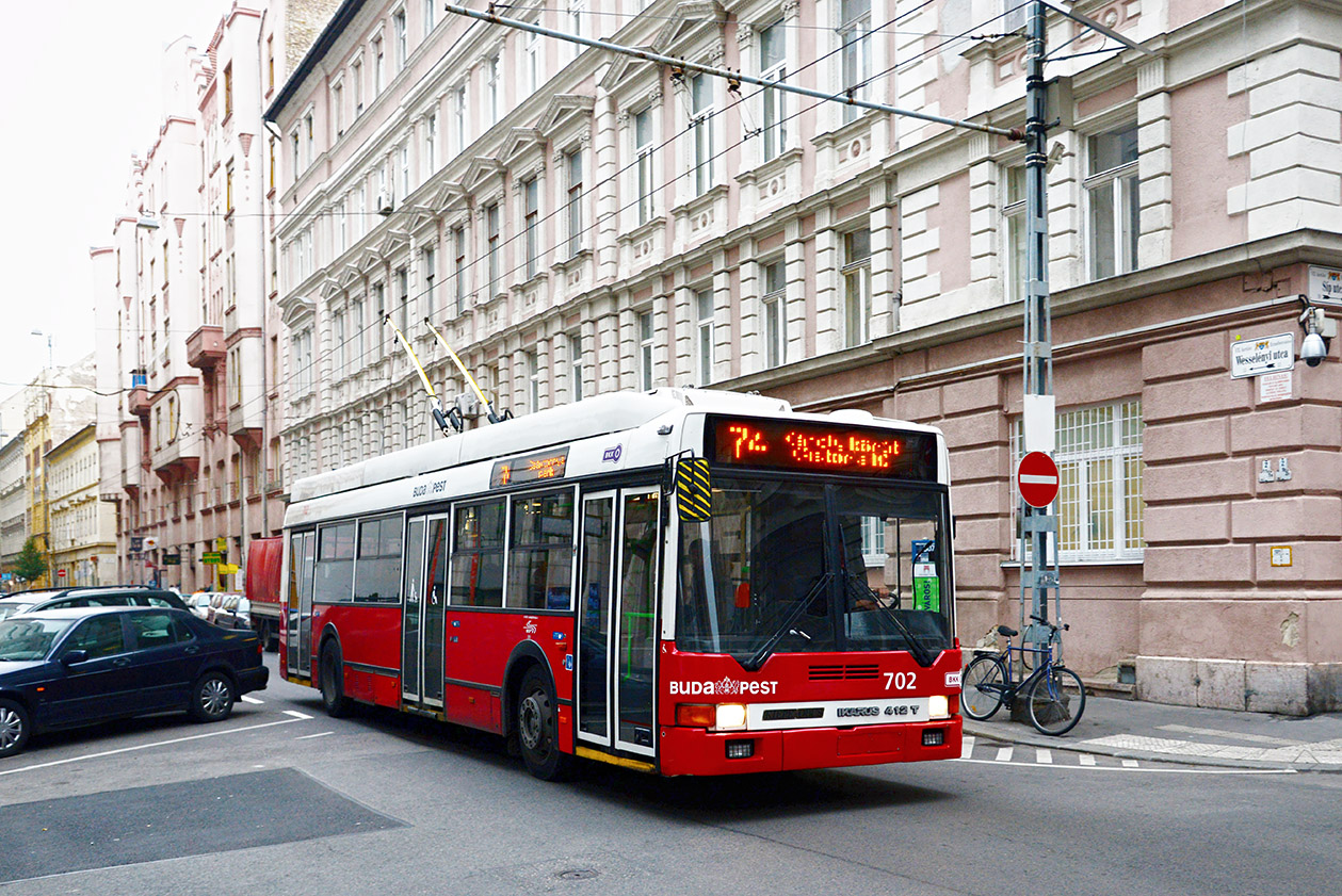 Будапешт, Ikarus 412.81 № 702