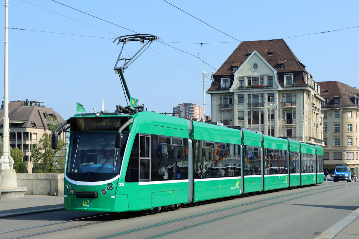 Базель, Siemens Combino № 327
