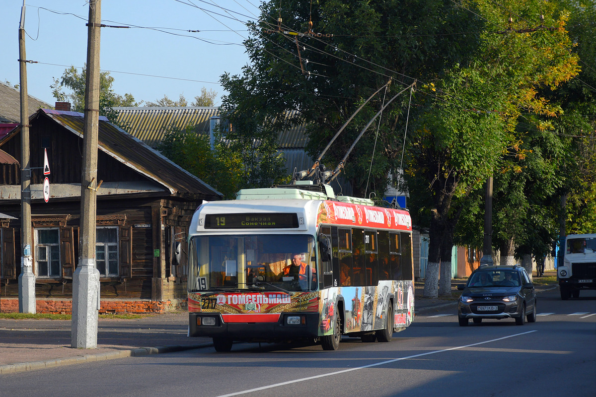 Гомель, БКМ 32102 № 2717
