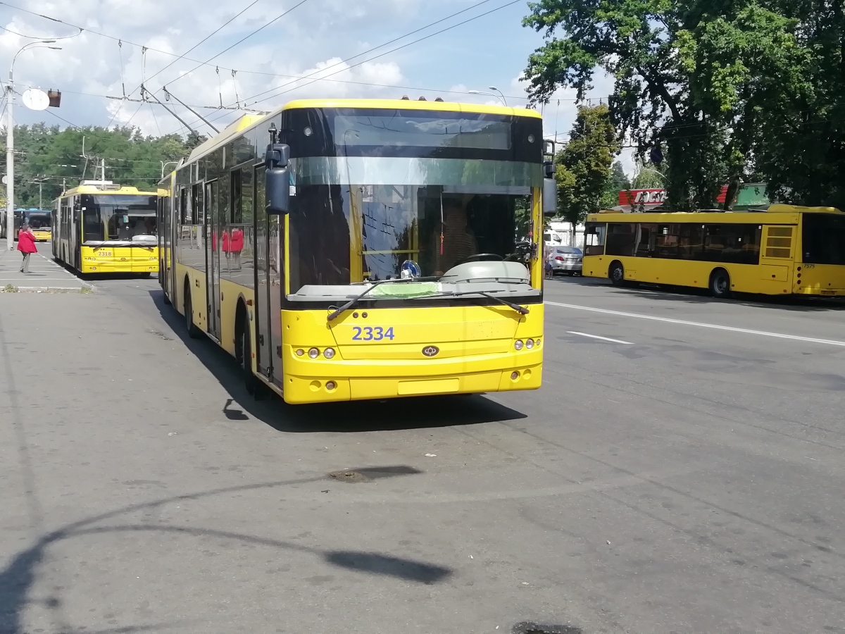 Kijevas, Bogdan Т90110 nr. 2334; Kijevas, Bogdan Т90110 nr. 2318