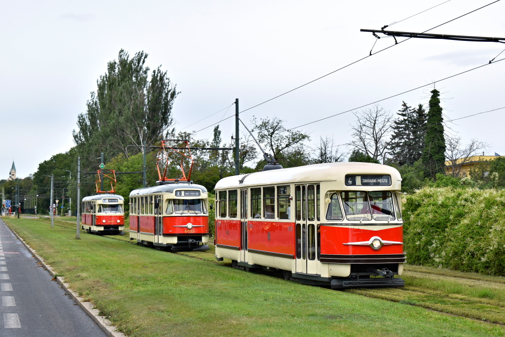 Прага, Tatra T2 № 6002; Прага, Tatra T2R № 6003; Прага, Tatra T2R № 6004; Прага — Фотопоездка "Трамваи Т2 в окрестностях Пражского града" Прага, Tatra T2 № 6002; Прага, Tatra T2R № 6003; Прага, Tatra T2R № 6004; Прага — Фотопоездка "Трамваи Т2 в окрестностях Пражского града"