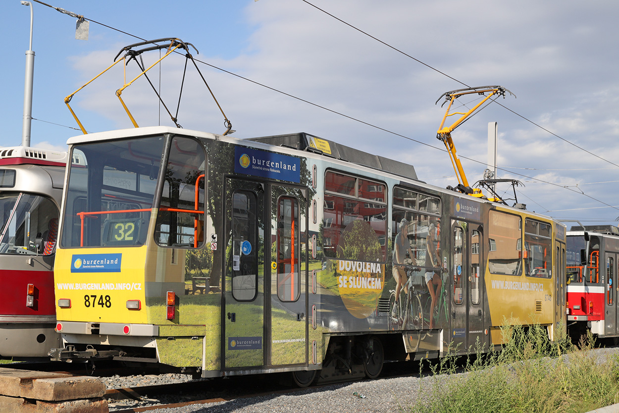 Prága, Tatra T6A5 — 8748