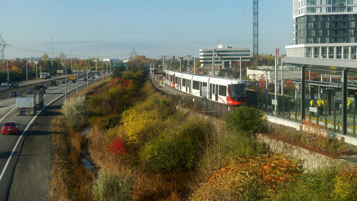 Ottawa, Alstom Citadis Spirit № 1127; Ottawa, Alstom Citadis Spirit № 1113; Ottawa, Alstom Citadis Spirit № 1108; Ottawa, Alstom Citadis Spirit № 1131