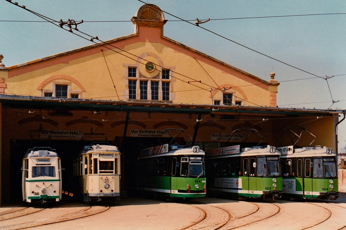 Хальберштадт, LOWA ET54 № 36; Хальберштадт, Двухосный моторный Lindner/AEG № 31; Хальберштадт, Esslingen GT4 № 164; Хальберштадт, Esslingen GT4 № 153; Хальберштадт, Esslingen GT4 № 154; Хальберштадт — Фотосессия в депо (22.04.1996) Хальберштадт, LOWA ET54 № 36; Хальберштадт, Двухосный моторный Lindner/AEG № 31; Хальберштадт, Esslingen GT4 № 164; Хальберштадт, Esslingen GT4 № 153; Хальберштадт, Esslingen GT4 № 154; Хальберштадт — Фотосессия в депо (22.04.1996)