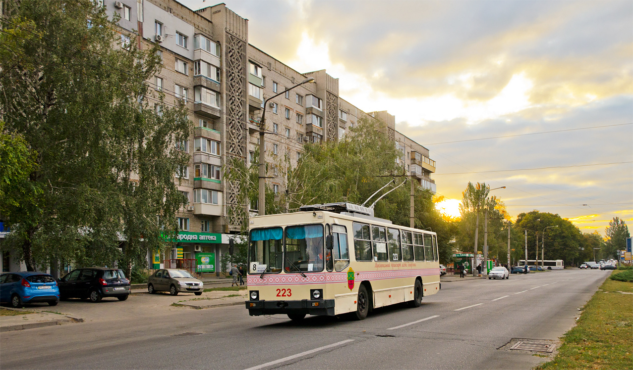 Запорожье, ЮМЗ Т2 № 223
