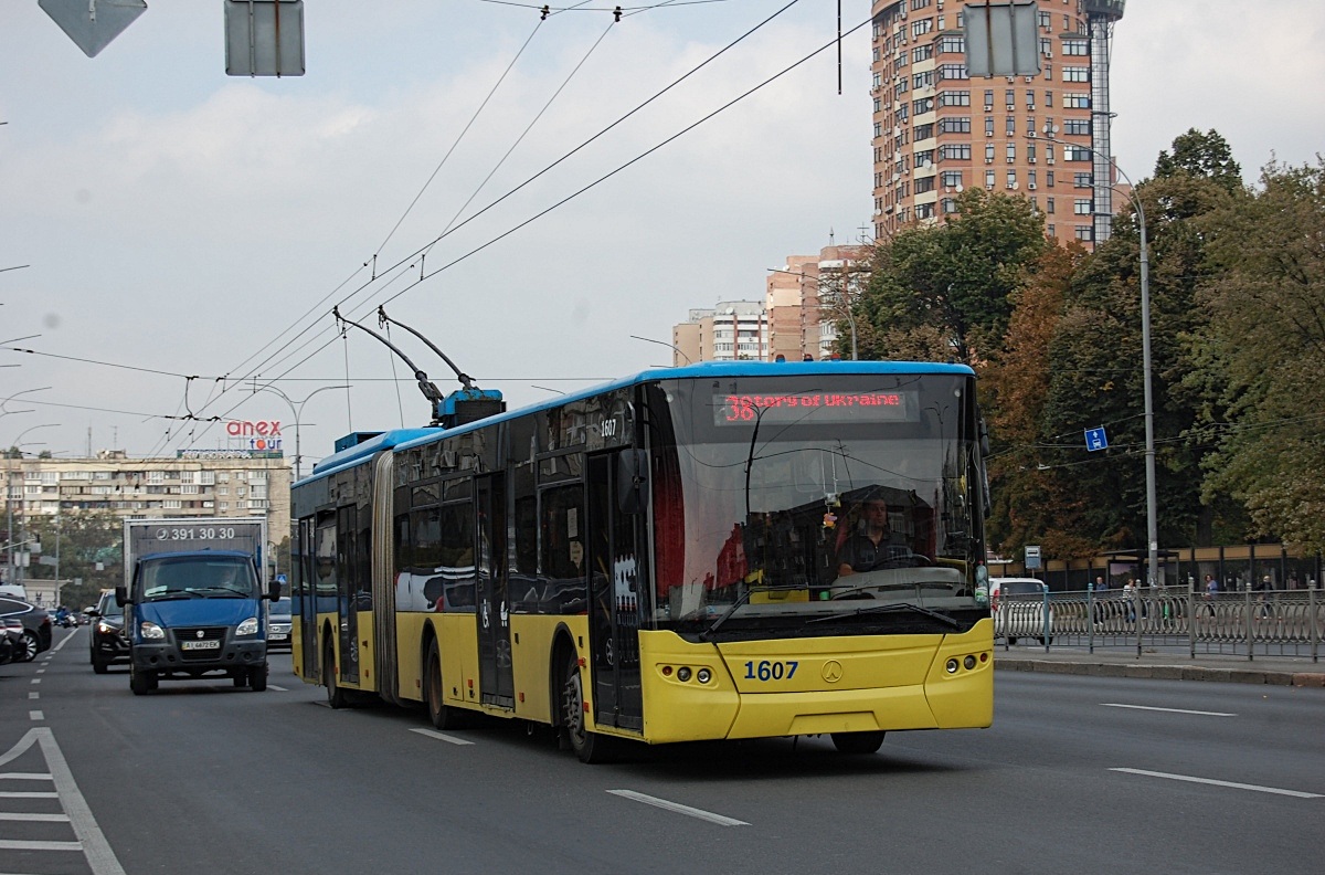 კიევი, LAZ E301D1 № 1607