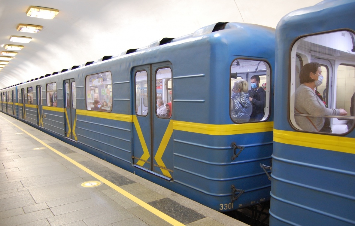 Киев, Е-КМ-Пм (81-7081) № 3301