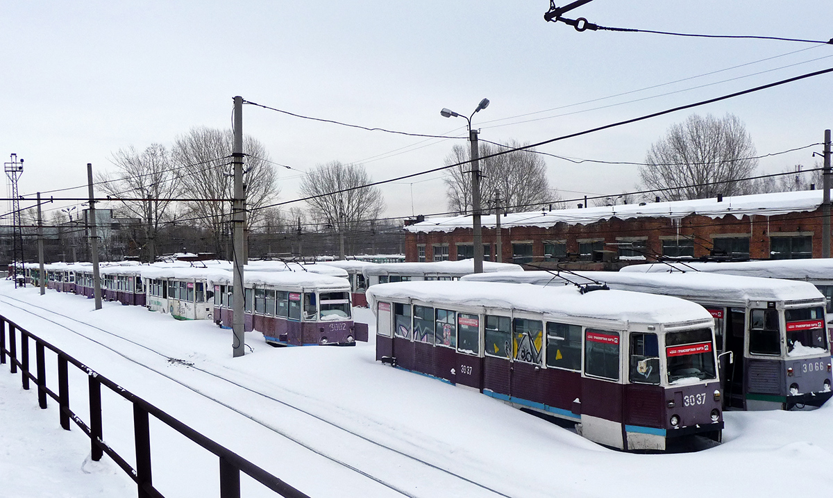 Nowosibirsk, 71-605 (KTM-5M3) Nr. 3002; Nowosibirsk, 71-605 (KTM-5M3) Nr. 3037; Nowosibirsk — Tram and trolleybus depots