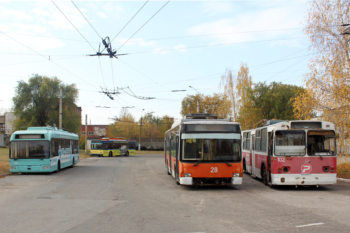 Ulyanovsk, VMZ-5298.01 (VMZ-463) № 28; Ulyanovsk, BKM 32100D № 24