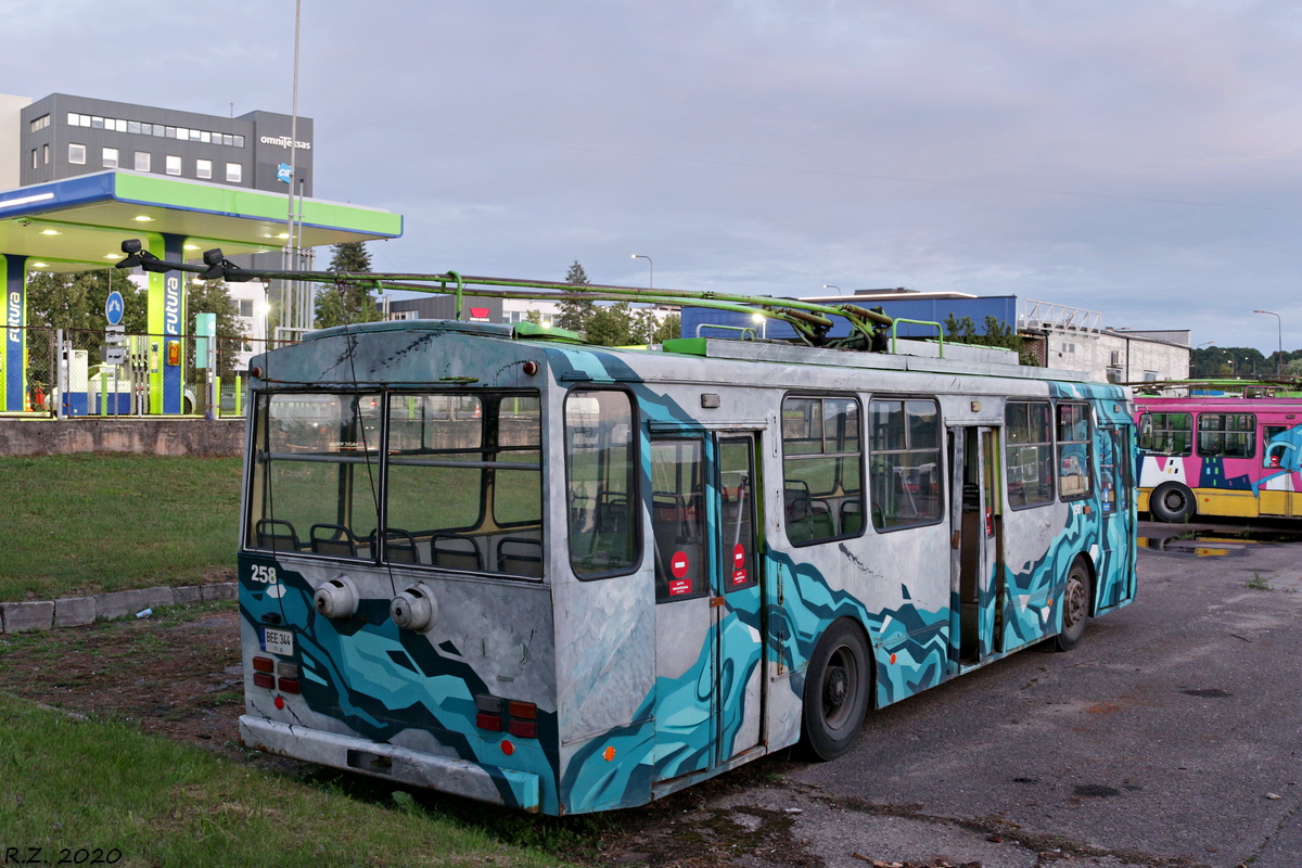 Каунас, Škoda 14Tr02 № 258
