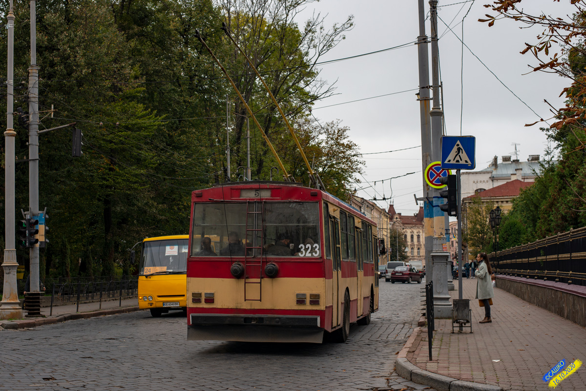 Черновцы, Škoda 14Tr89/6 № 323
