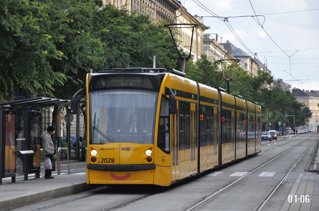 Будапешт, Siemens Combino Supra NF12B № 2028