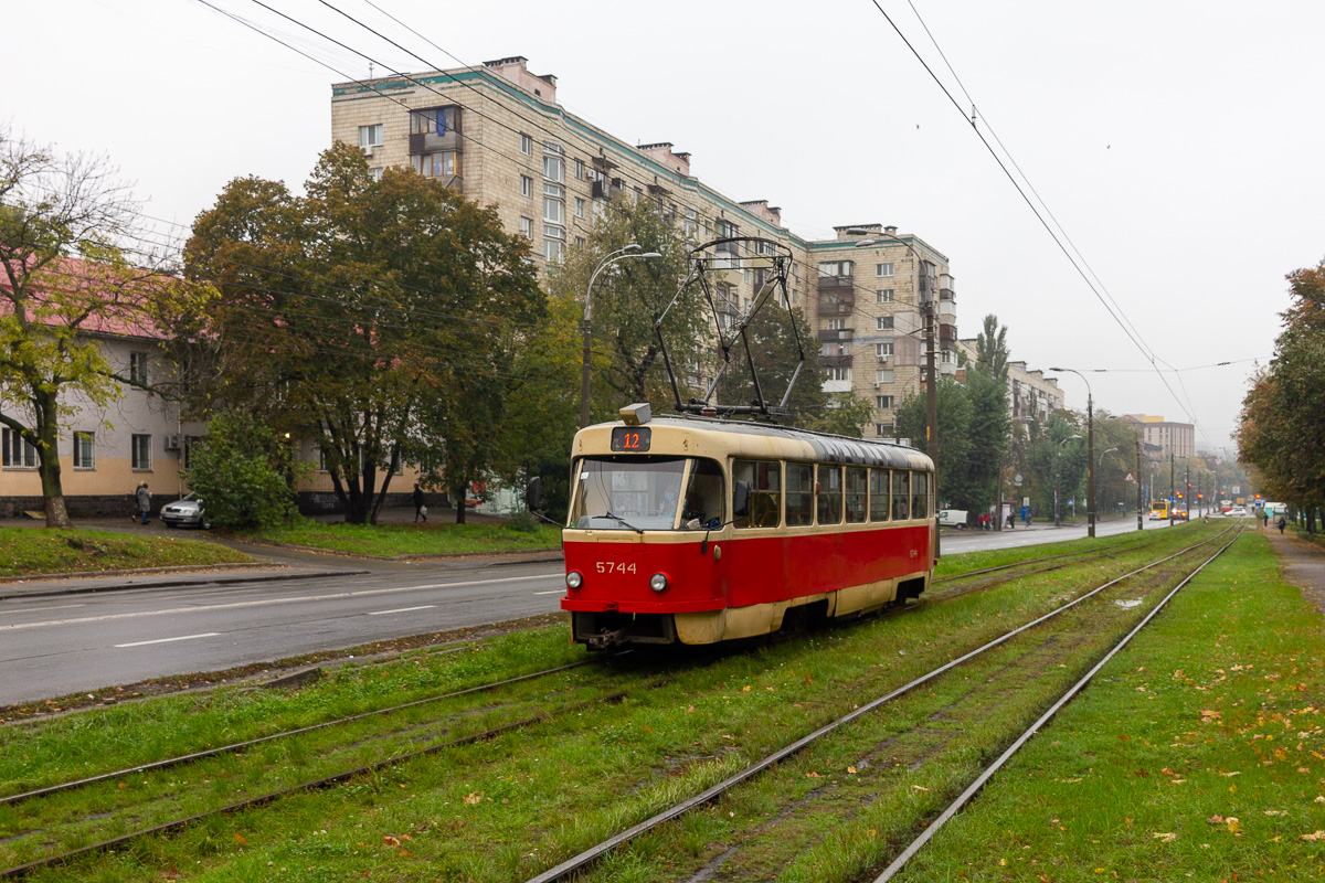 Киев, Tatra T3SU № 5744