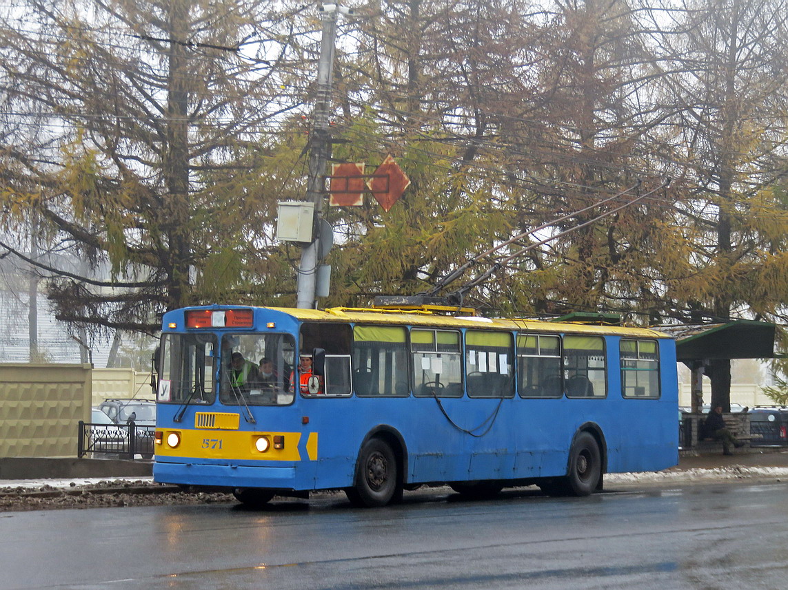 Киров, ЗиУ-682Г (СЗТМ) № 571