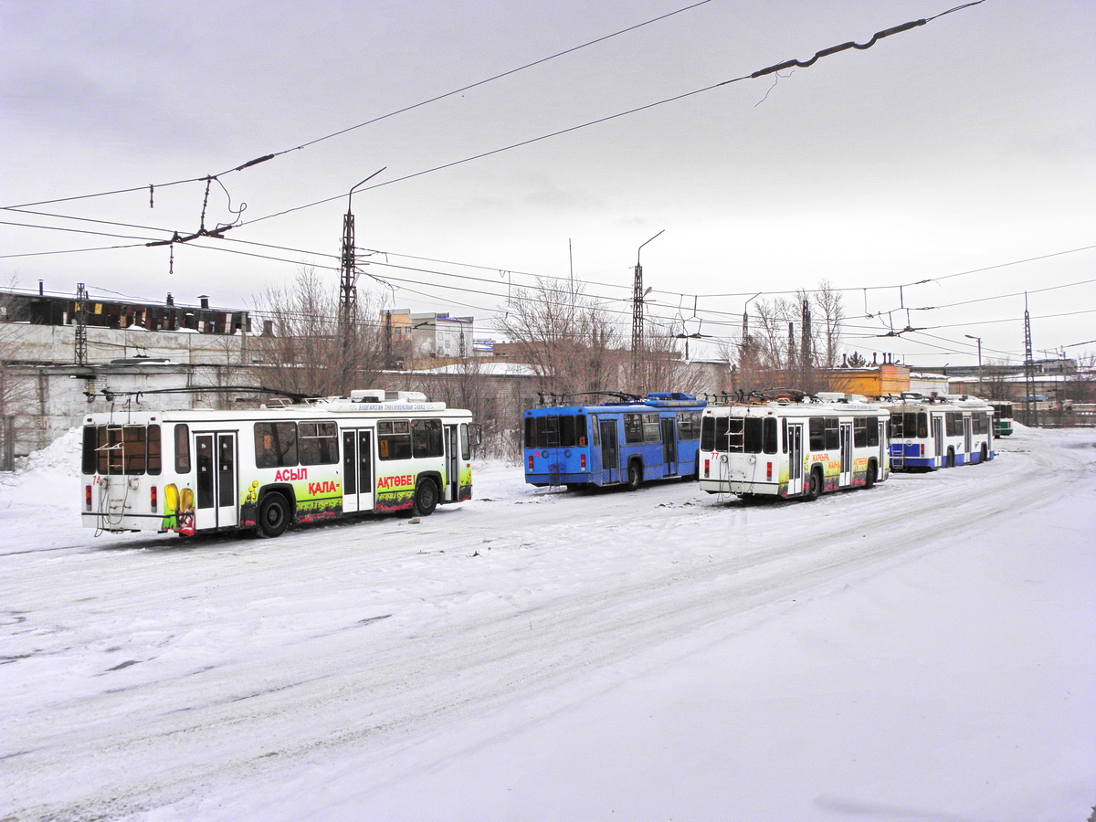 Актобе, БТЗ-5276-04 № 74; Актобе, БТЗ-5276-04 № 79; Актобе, БТЗ-5276-04 № 77