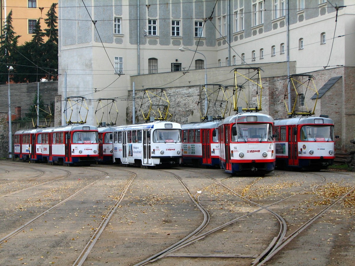 Оломоуц, Tatra T3 № 144; Оломоуц, Tatra T3SUCS № 150; Оломоуц, Tatra T3SUCS № 166; Оломоуц, Tatra T3 № 140 Оломоуц, Tatra T3 № 144; Оломоуц, Tatra T3SUCS № 150; Оломоуц, Tatra T3SUCS № 166; Оломоуц, Tatra T3 № 140