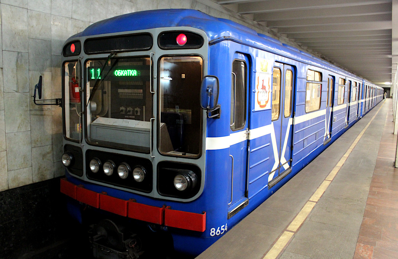 Нижний Новгород, 81-717 (ЛВЗ) № 8654
