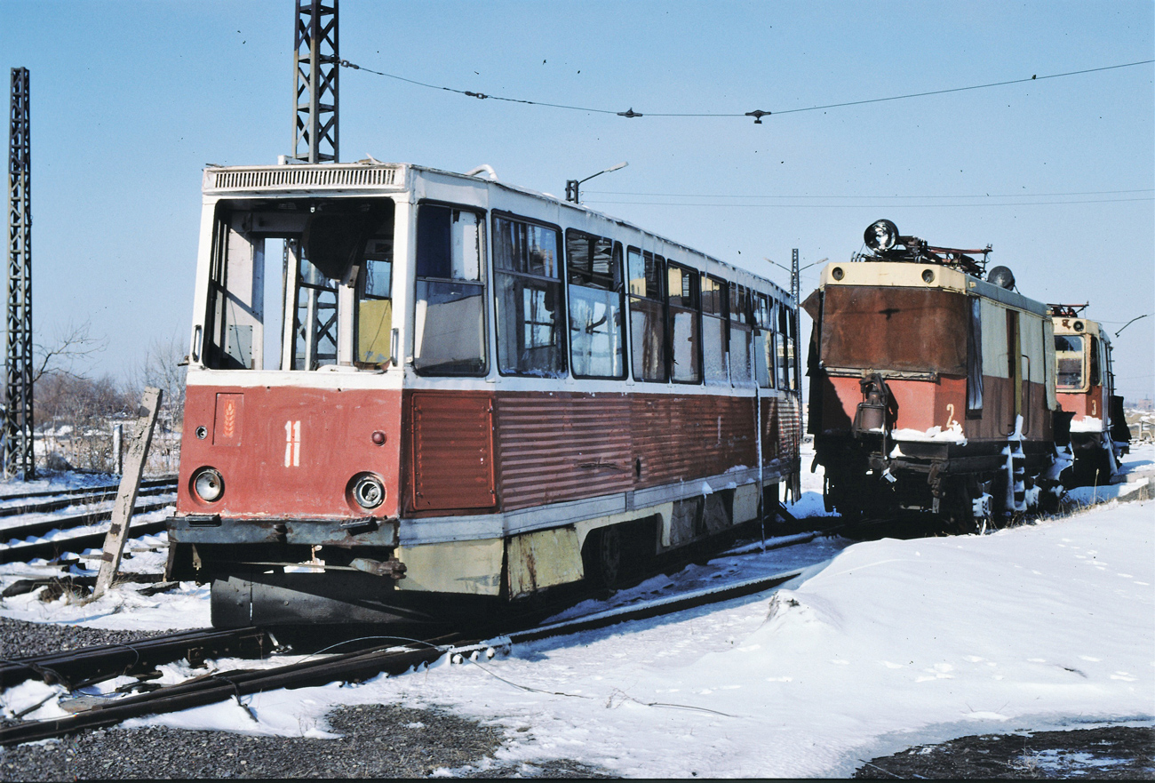 Караганда, 71-605 (КТМ-5М3) № 11; Караганда, ГС-4 (КРТТЗ) № 2; Караганда — Визит делегации транспортников 21.04.1998; Караганда — Старые фотографии (до 2000 г.); Караганда — Трамвайный парк