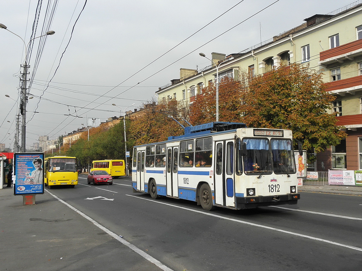 Мариуполь, ЮМЗ Т2 № 1812