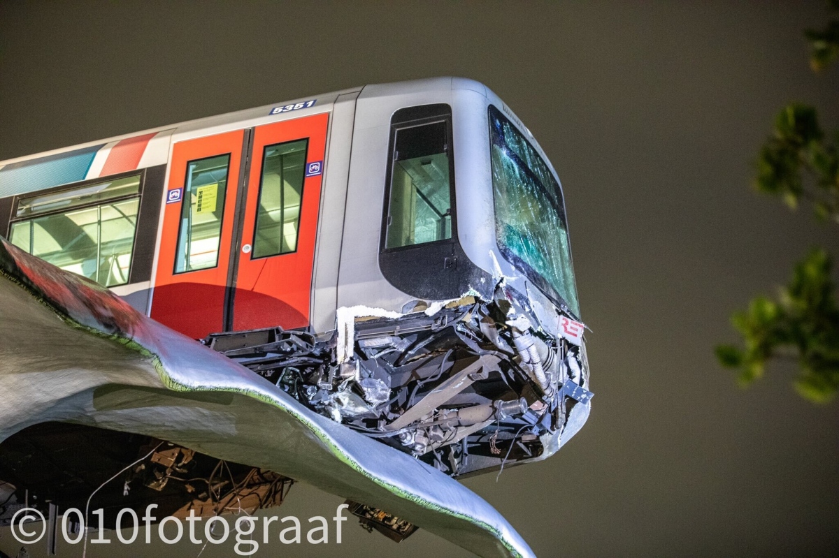 Rotterdam, Bombardier MG2/1 Br. 5351; Rotterdam — Accident with Metro Train at De Akkers Station on 02.11.2020 Rotterdam, Bombardier MG2/1 Br. 5351; Rotterdam — Accident with Metro Train at De Akkers Station on 02.11.2020