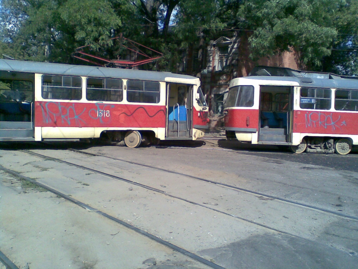Днепр, Tatra T3SU № 1318; Днепр, Tatra T3SU № 1317; Днепр — ДТП и аварии Днепр, Tatra T3SU № 1318; Днепр, Tatra T3SU № 1317; Днепр — ДТП и аварии