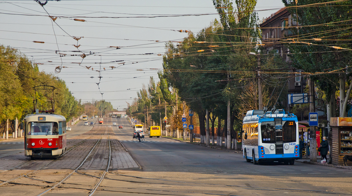 Мариуполь, Tatra T3SUCS № 704; Мариуполь, АКСМ 321 (БКМ-Україна) № 1438