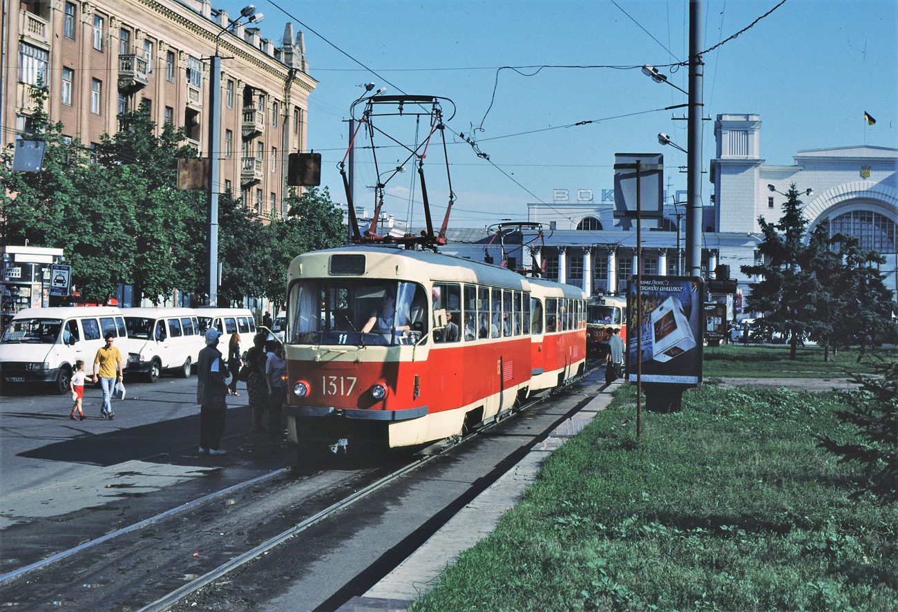 Днепр, Tatra T3SU № 1317; Днепр — Исторические фотографии: Серии иностранных авторов Днепр, Tatra T3SU № 1317; Днепр — Исторические фотографии: Серии иностранных авторов