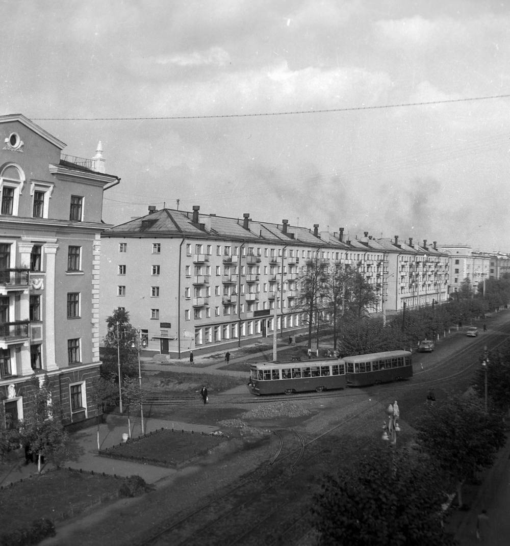 Пермь, КТМ-2 № 234; Пермь, КТП-2 № 334; Пермь — Закрытые трамвайные линии; Пермь — Старые фотографии; Пермь — Трамвайные линии и инфраструктура
