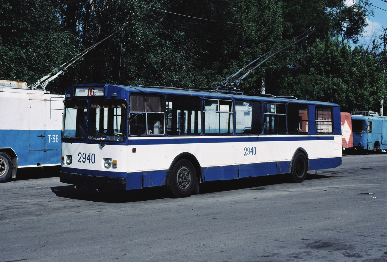 Днепр, ЗиУ-682В-012 [В0А] № 2940; Днепр — Исторические фотографии: Серии иностранных авторов; Днепр — Территория троллейбусных депо