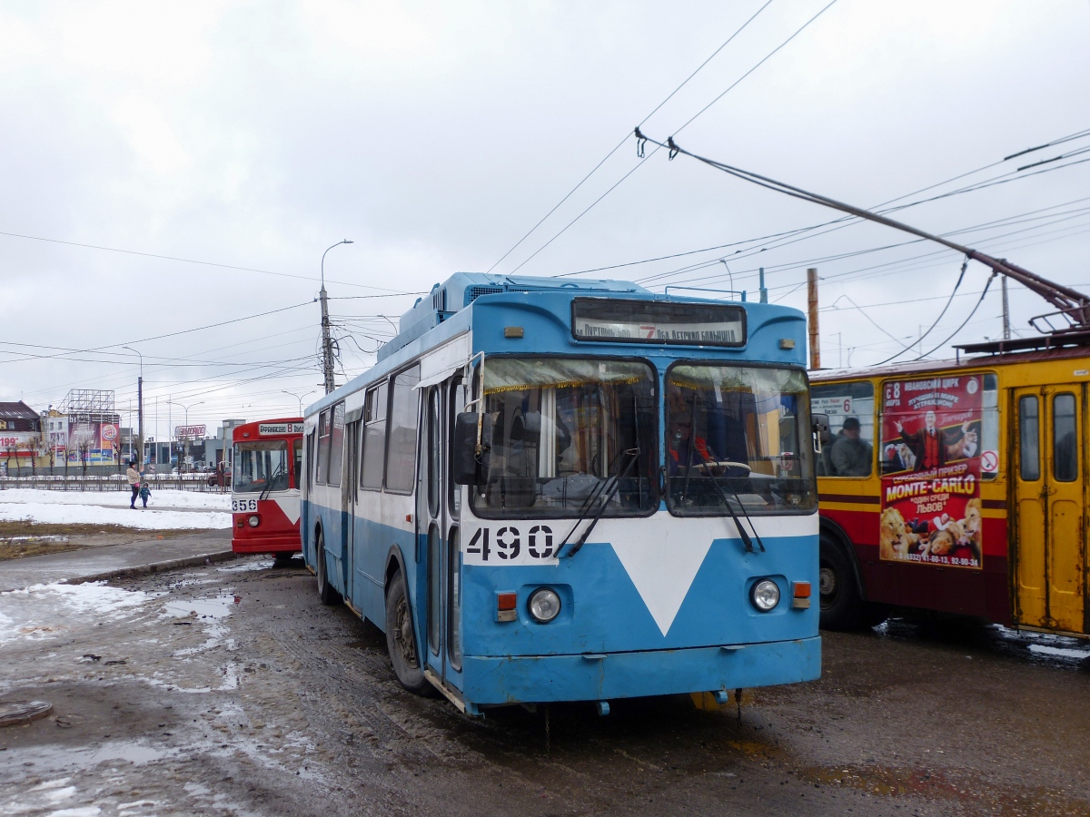 Иваново, ЗиУ-682ГМ1 (с широкой передней дверью) № 490