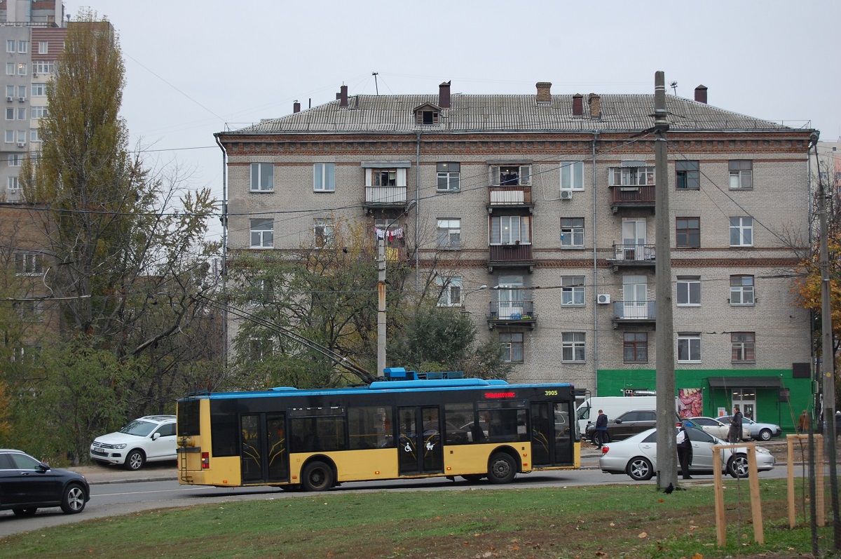 Kyjev, LAZ E183D1 č. 3905