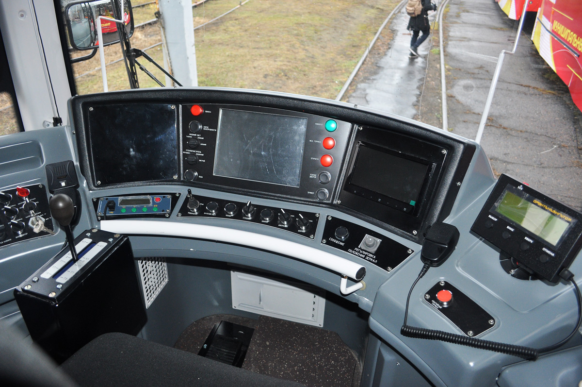 Омск, 71-407-01 № 141; Омск — 09.11.2020 — Презентация трамвайных вагонов 71-407