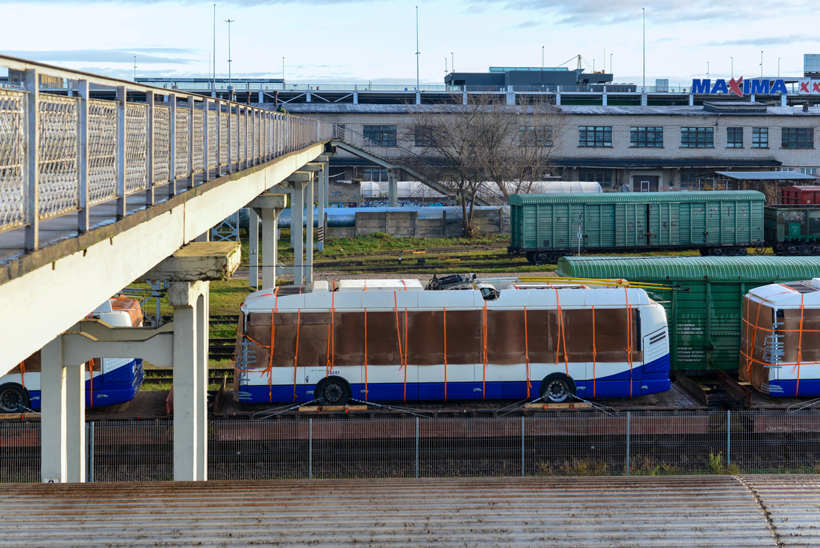 Рига, Škoda 24Tr Irisbus Citelis № 18241; Рига — Транспортировка ПС