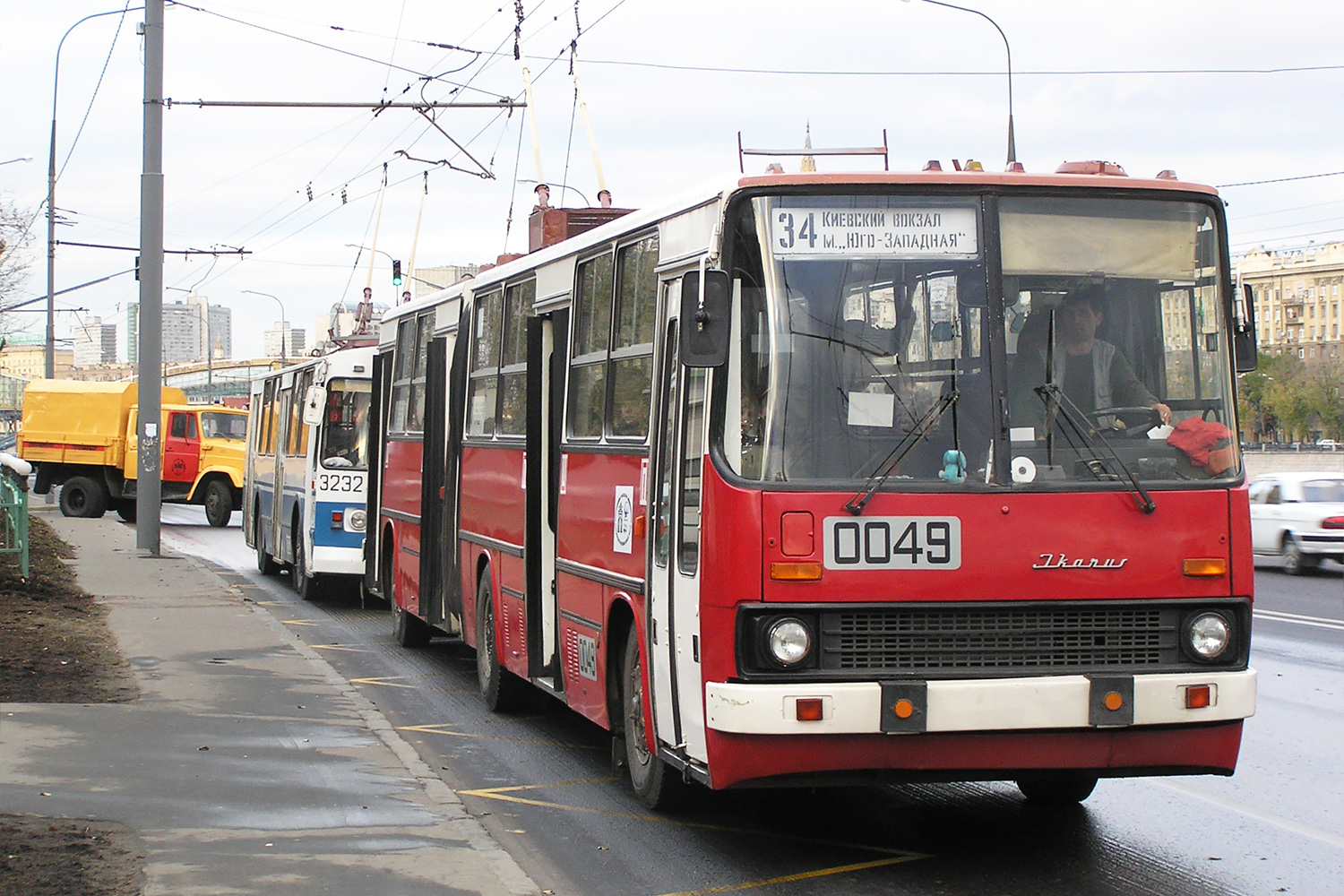 Moscow, Ikarus 280T # 0049