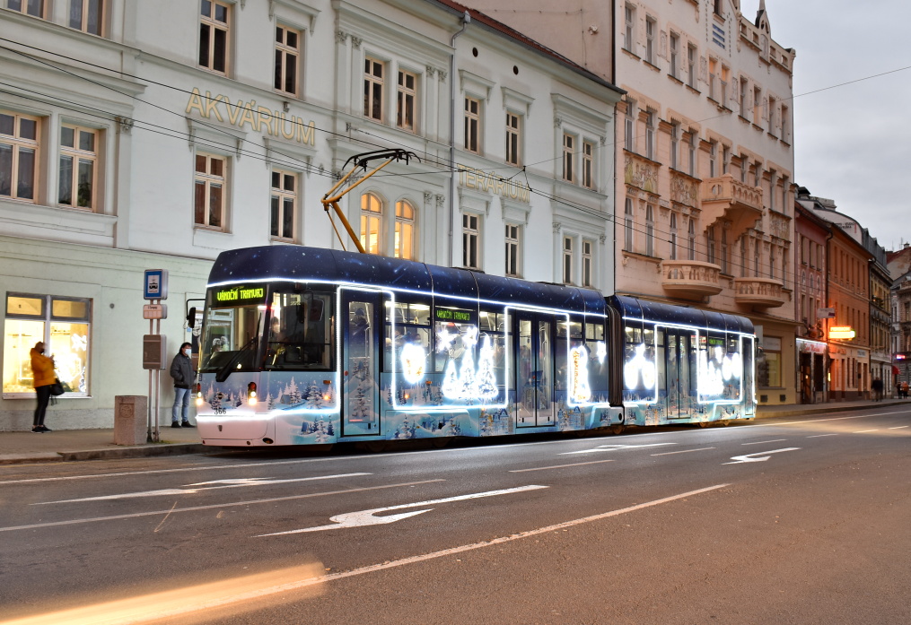 Пльзень, Vario LF2/2 IN № 366; Пльзень — Рождественский трамвай