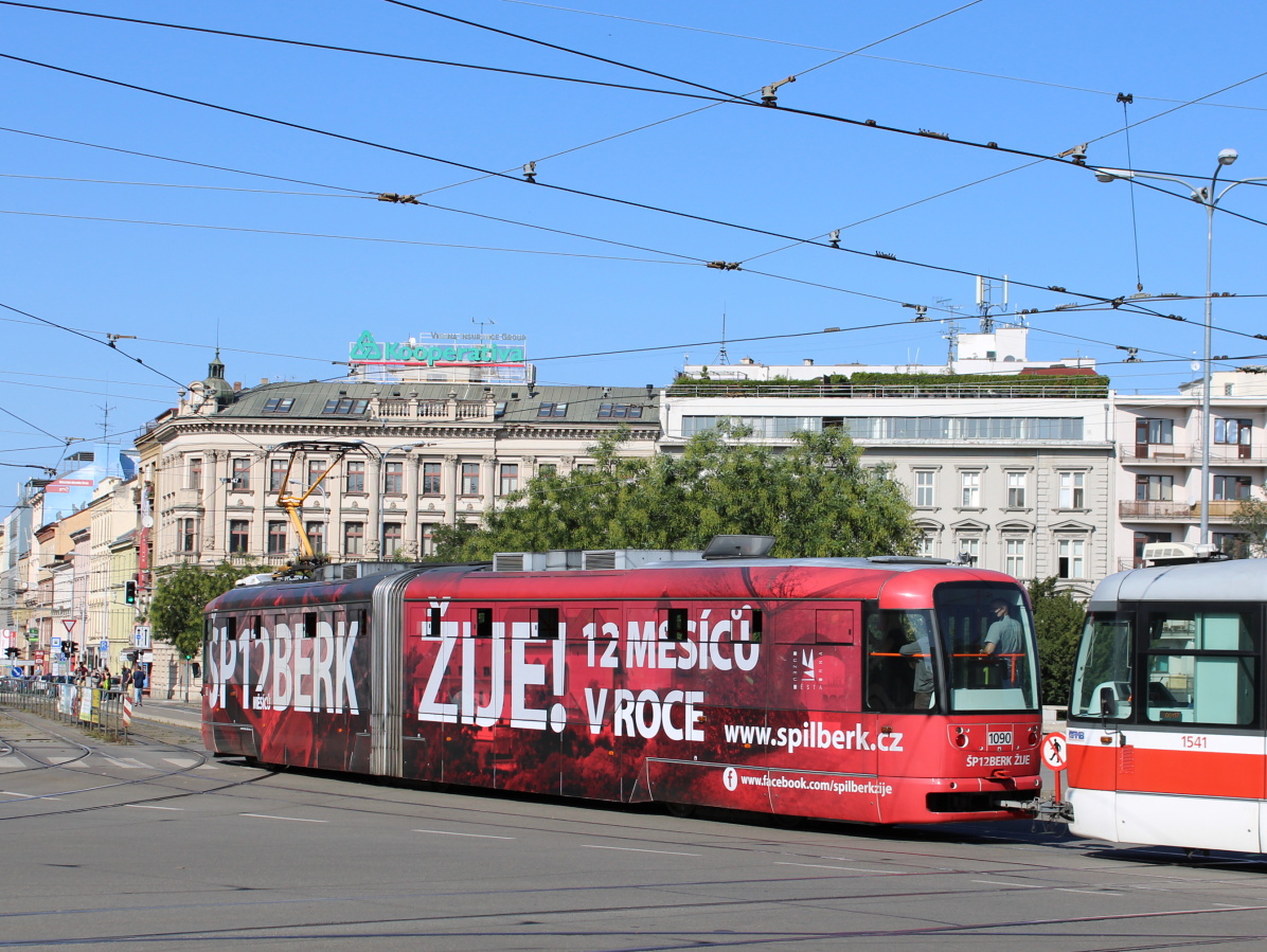 Brno, Vario LF2R.E № 1090