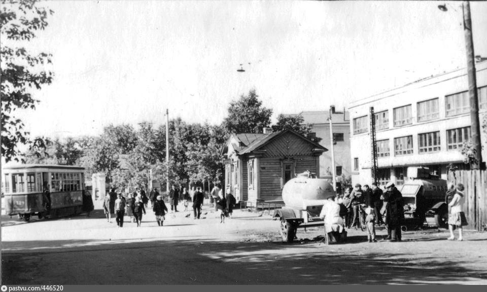 Kazany — ET Lines [1] — Center; Kazany — Historical photos